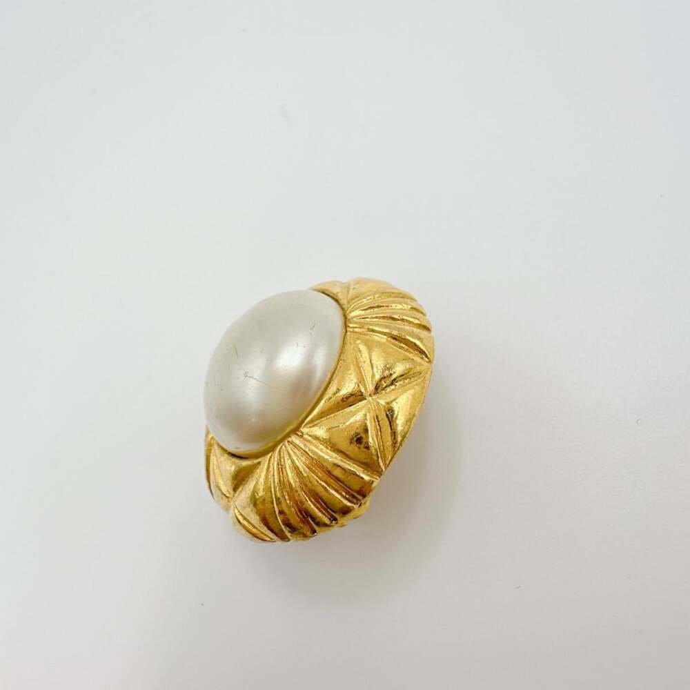 Chanel Vintage Clip-On Earrings Pearl #208318C58B - Picture 5 of 8